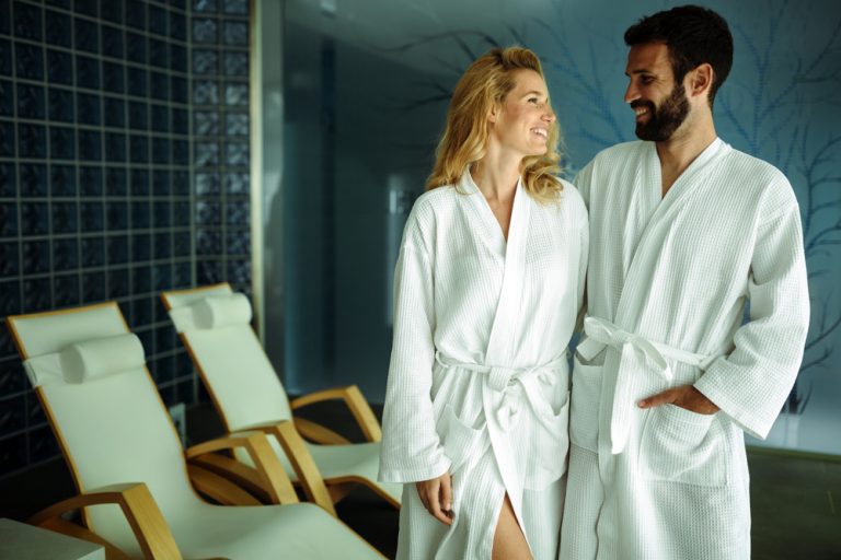 professionele sauna inrichting met wanden en plafons